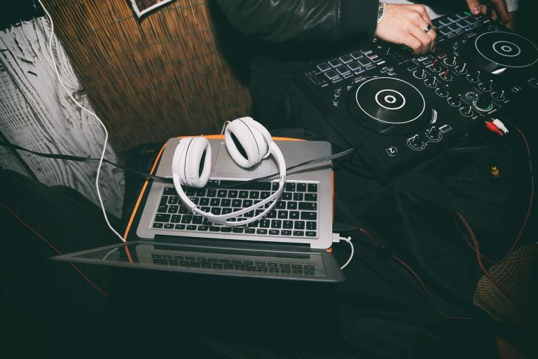 Learn to Create Awesome Hip Hop and Rap Music Like the Pros